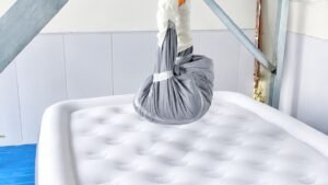 Air mattress under the impact test, 60 kg dropped from 25 cm